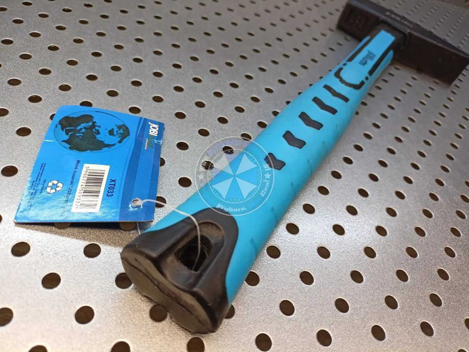 Młotek 0,5kg Młotek ślusarski FIBERGLASS 500g młotek 500g