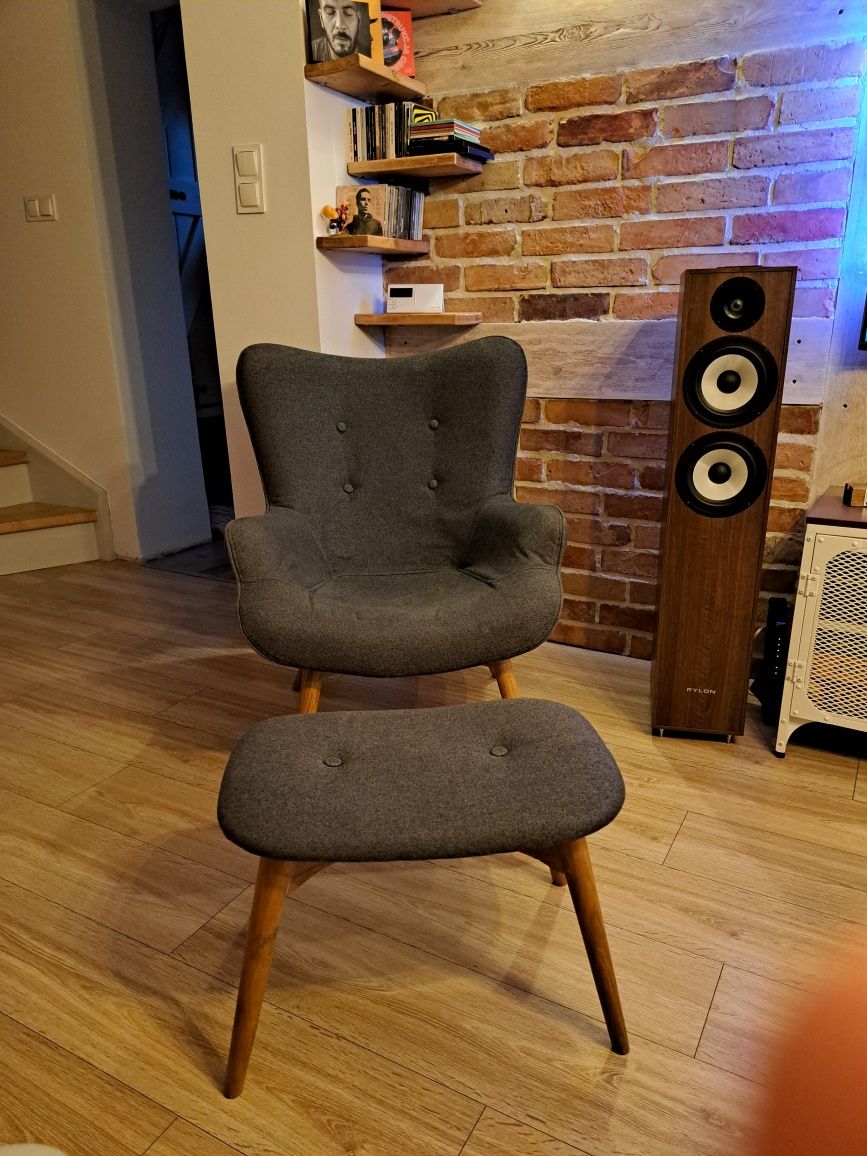 Fotel z podnóżkiem