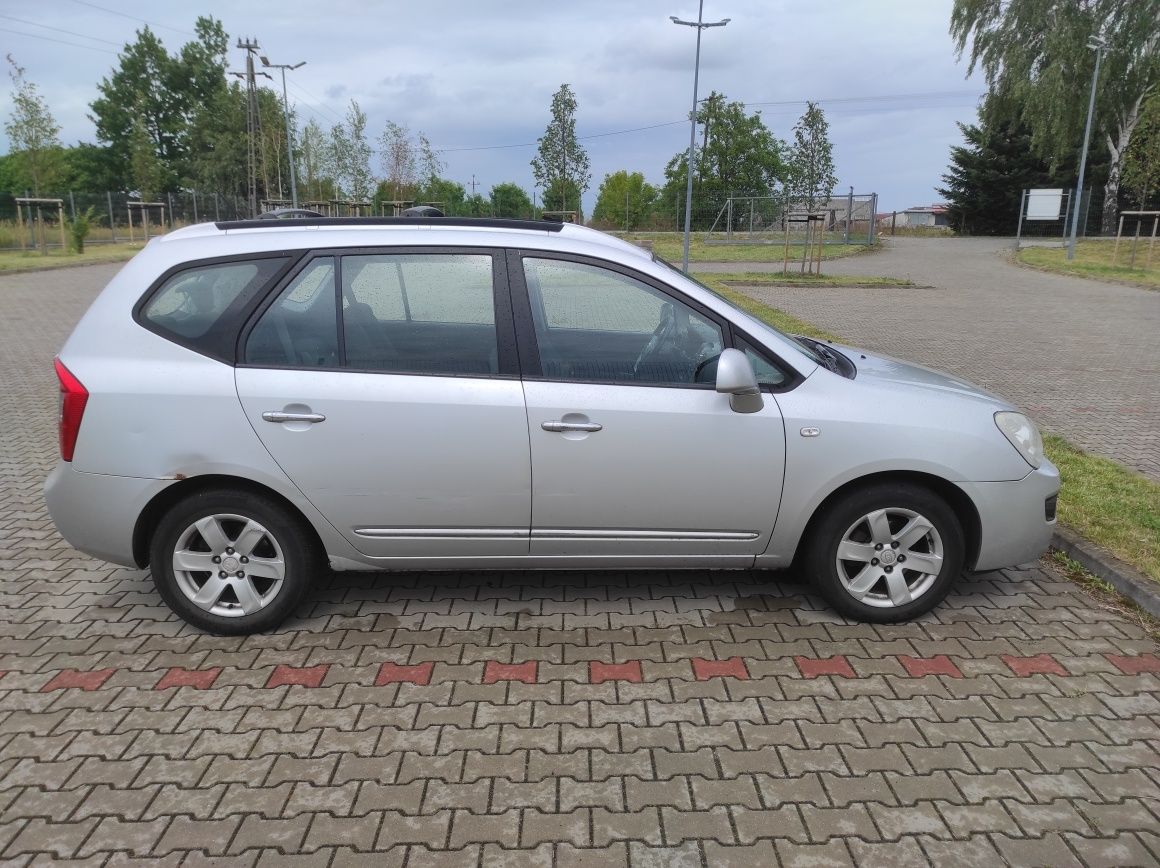 Kia carens 2007r
