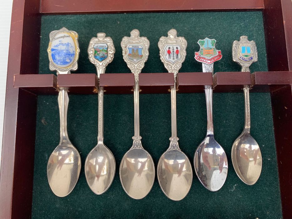 Colheres de coleção com expositor