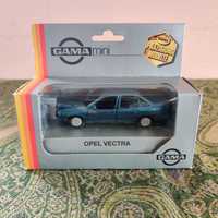 1:43 Opel Vectra A Stufenheck – GAMA Mini