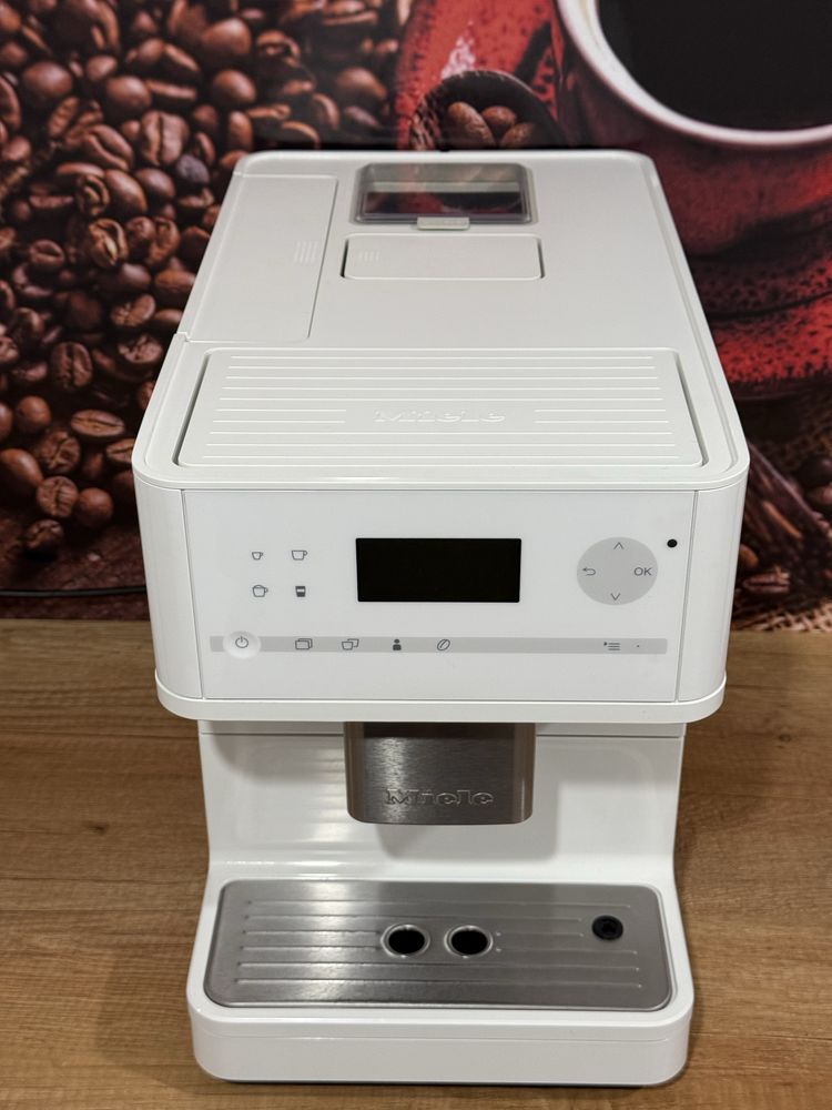 Ekspres do kawy MIELE CM 6150 Auto Cappuccino oraz Latte gwarancja