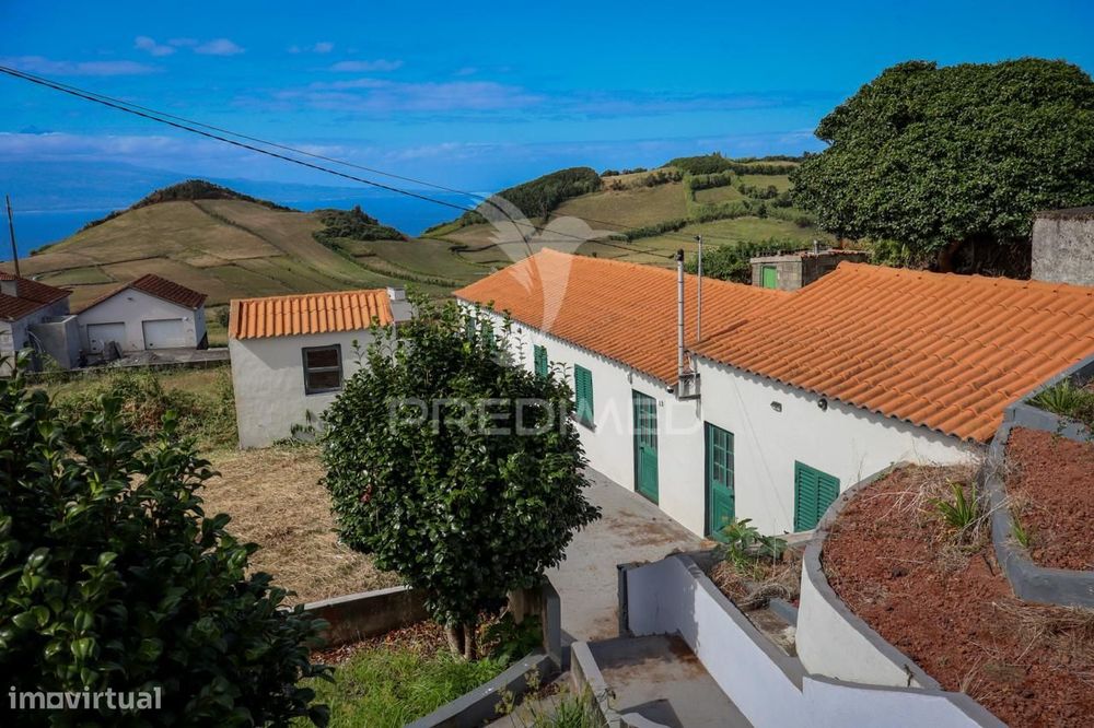 Moradia T2 com Terreno – Oportunidade Única nos Rosais, Ilha de São...