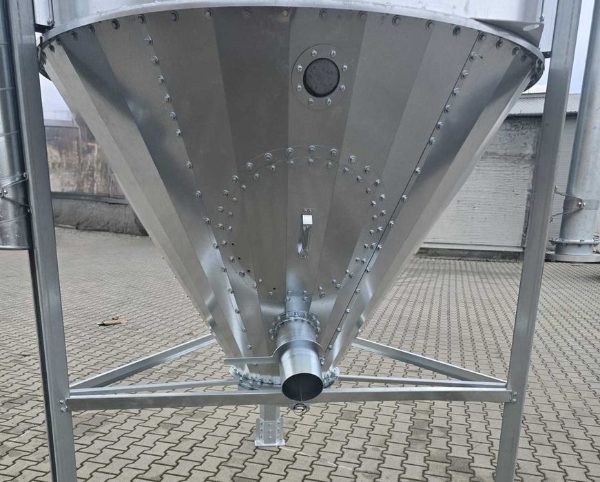 Silos paszowy 2,95t 4,53m³ lejowy silos na pasze dostawa HDS