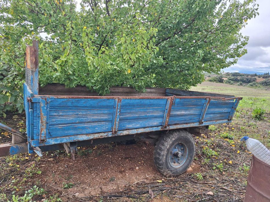 Trator ford 4610 em bom estado, alfaias   galucho, escar