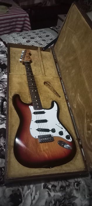 Гітара Fender Stratocaster