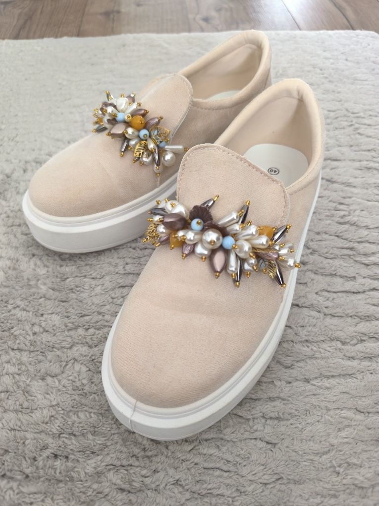 buty mokasyny ze zdobieniami JAK NOWE