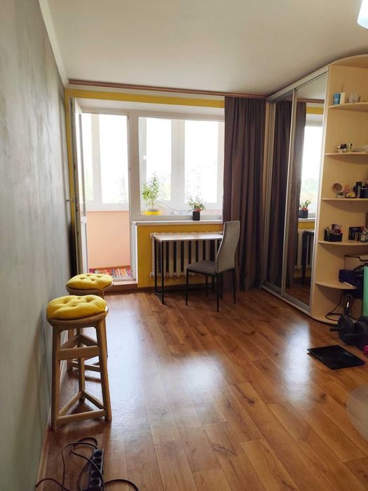 Продам гостинку 29м.кв.,метро Деміївська   46000$