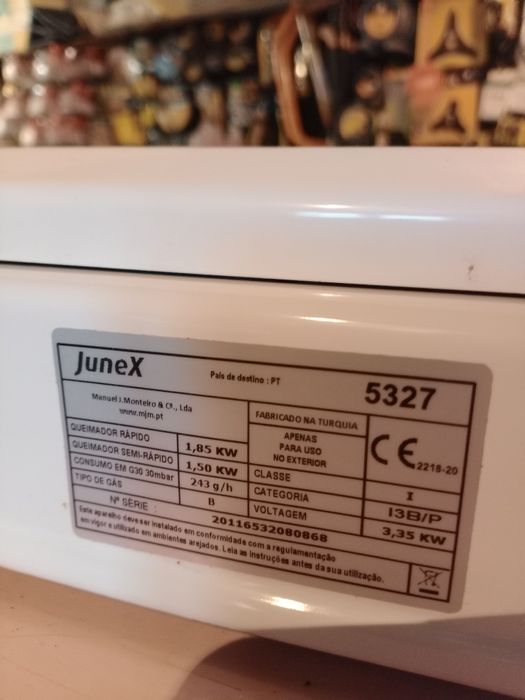 Fogão a gás de 2 bocas com queimadores novos.