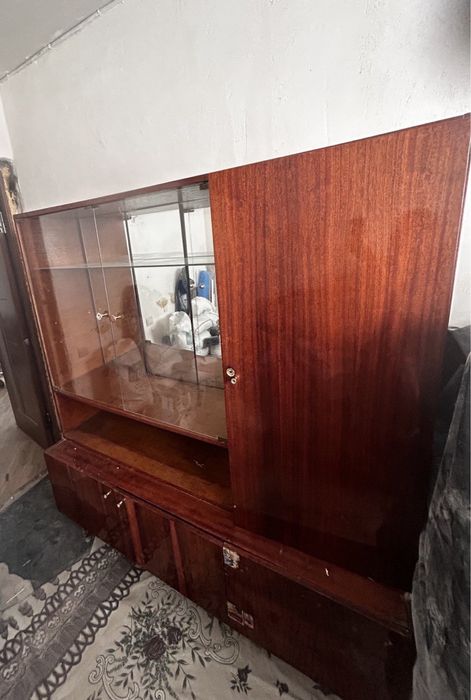 Віддам сервант терміново