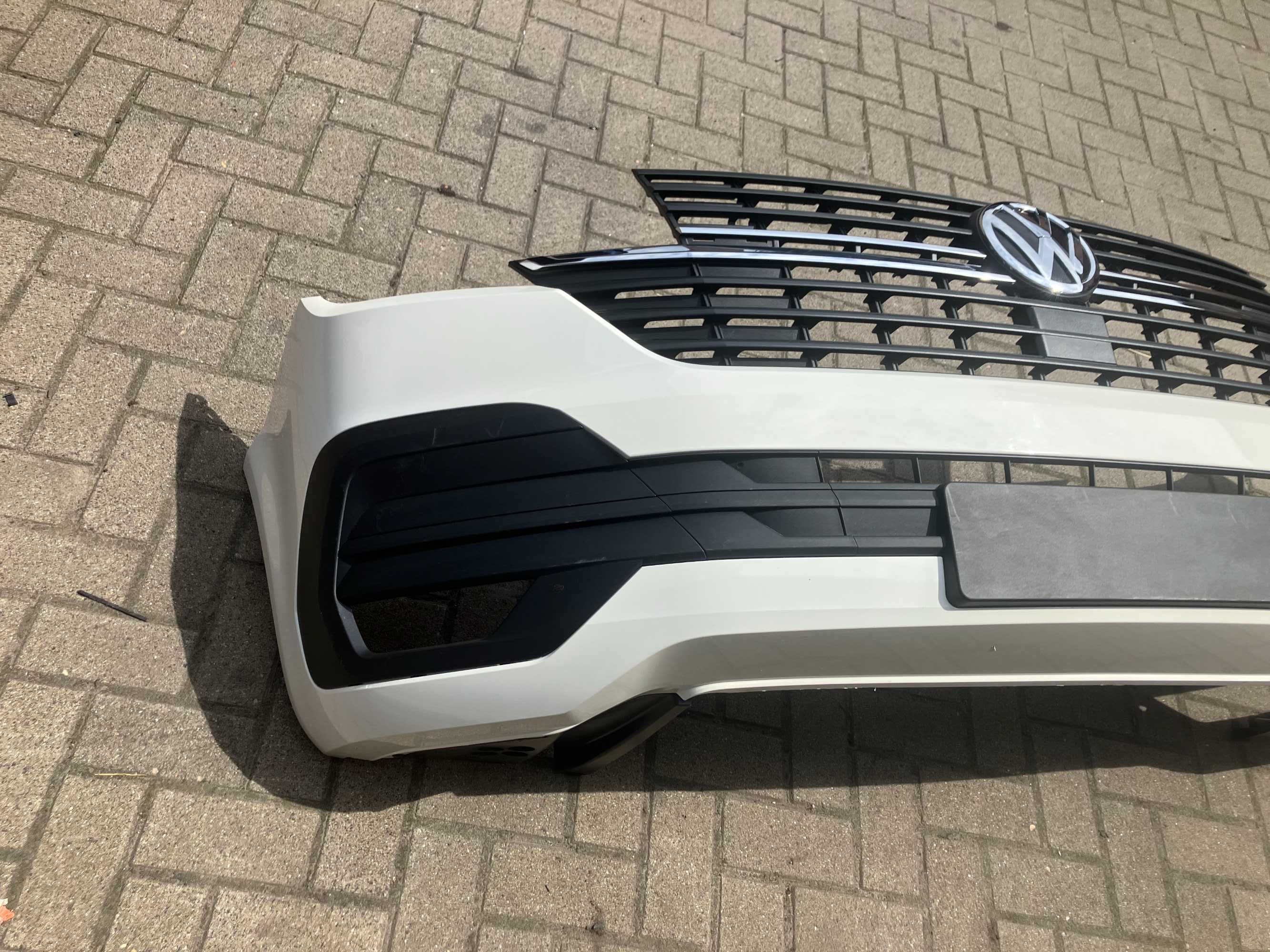 Zderzak przód przedni T6 Lift T6.1 Multivan, Caravelle kpl bez PDC