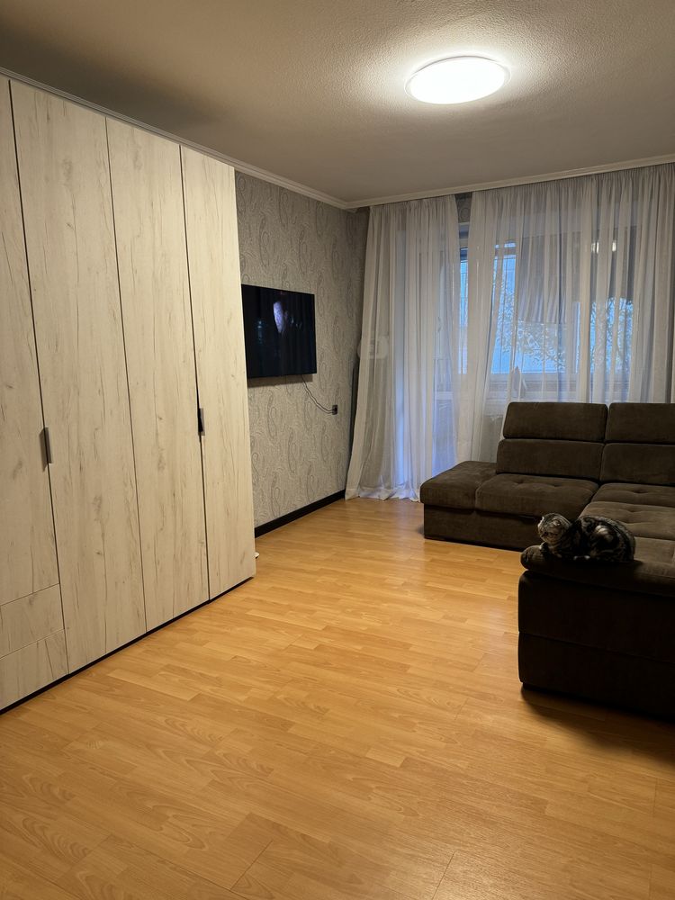 Продам 2 квартиру на початку міста