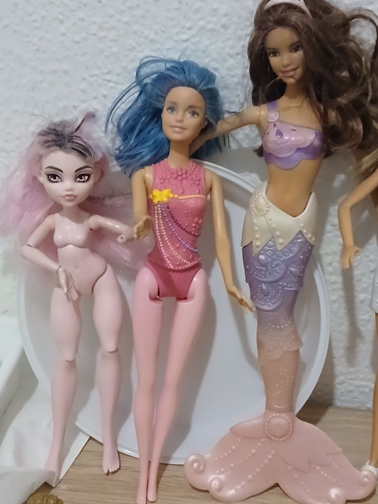 Bonecas barbies e ken e outras