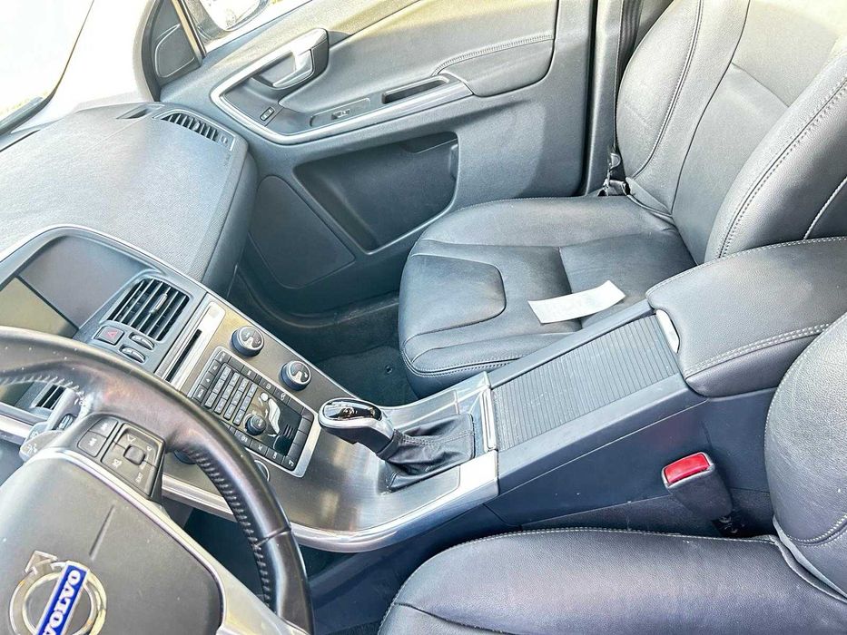 Volvo XC 60 T6 AWD Momentum Panorama 304 KM