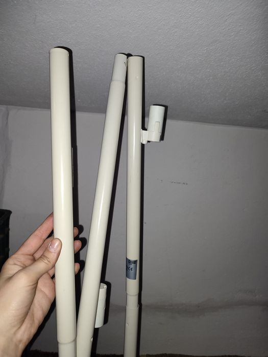 Candeeiro alto para 4 focos de luz