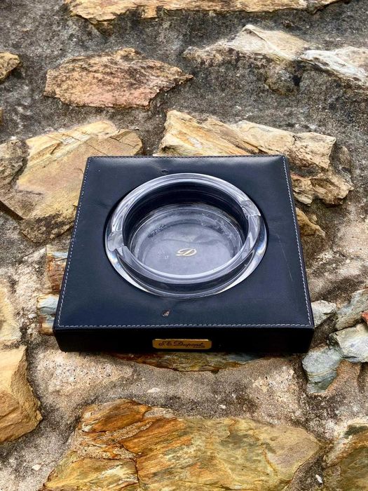 Cinzeiro ST Dupont em Couro Preto