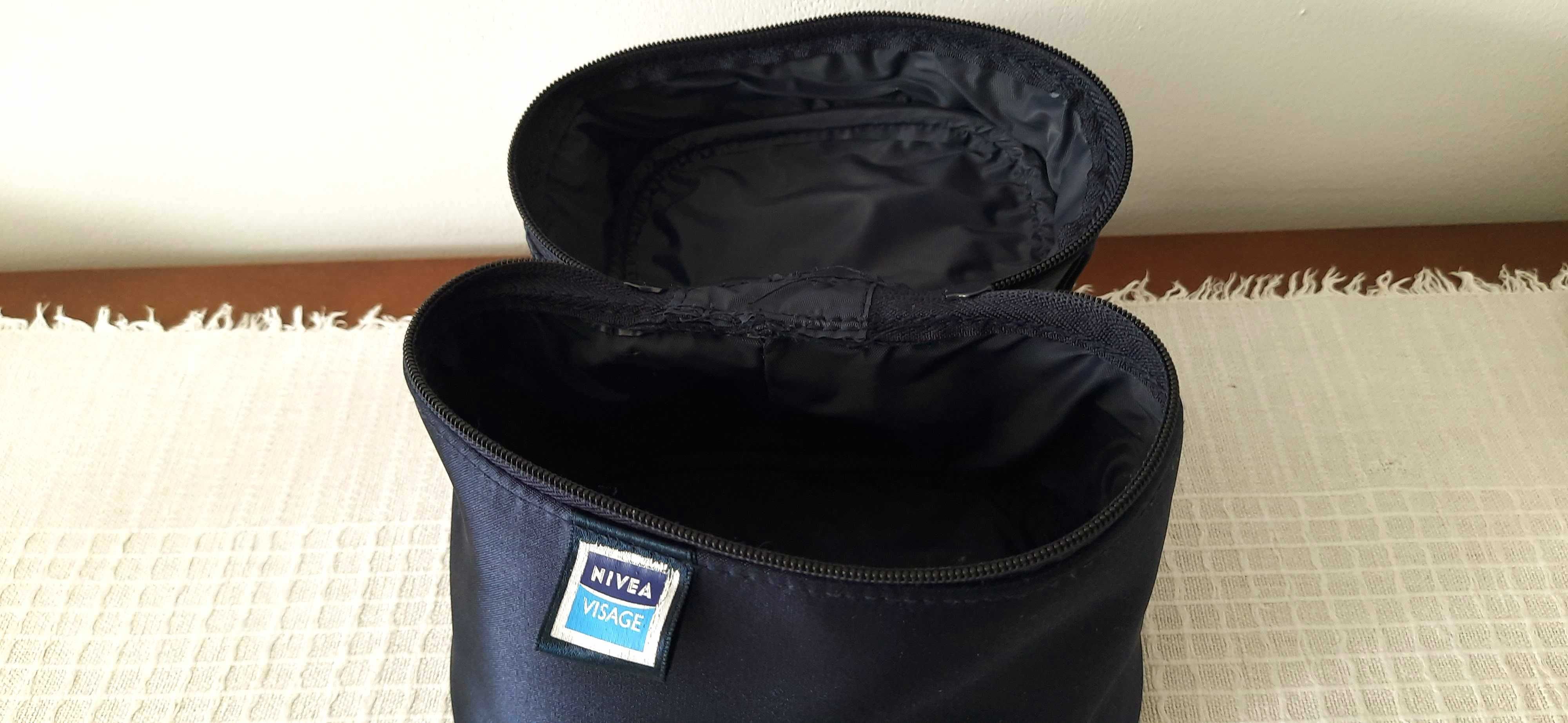 Nivea kosmetyczka granatowa 18 x 12 x 16 cm + rączka