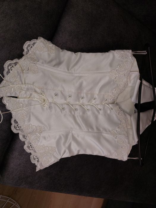 Sukienka ślubna biała