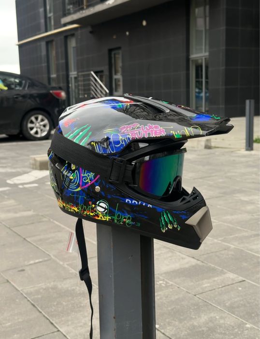 Мотошолом кросовий, хард, ендуро з окулярами в подарунок!!