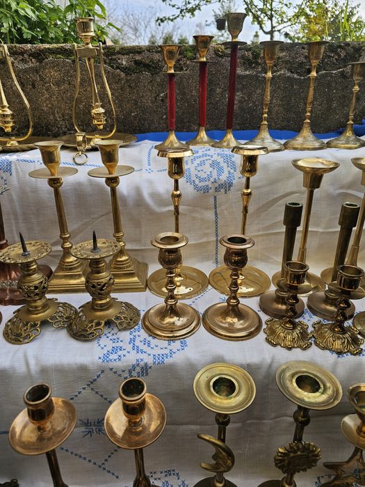 Бронзові вінтажні підсвічники.