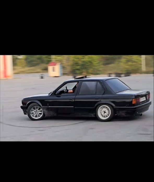 Продам bmw e30  m42 b18 январь
