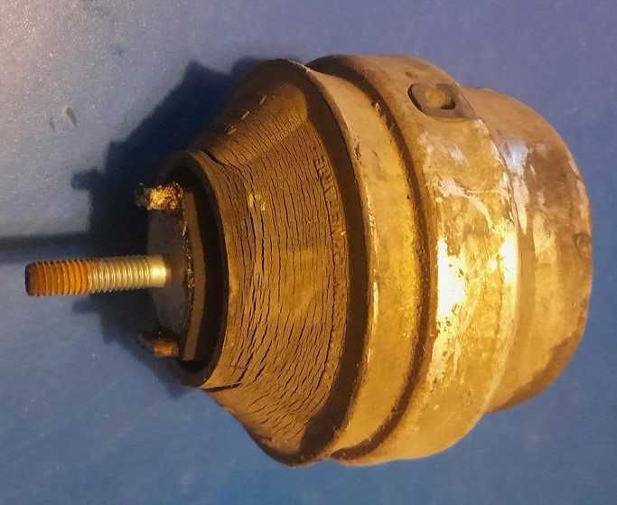 Poduszka silnika 8D0'199379 Audi A4 B5 Vw Passat 1.8T 8D0'199382M 379J