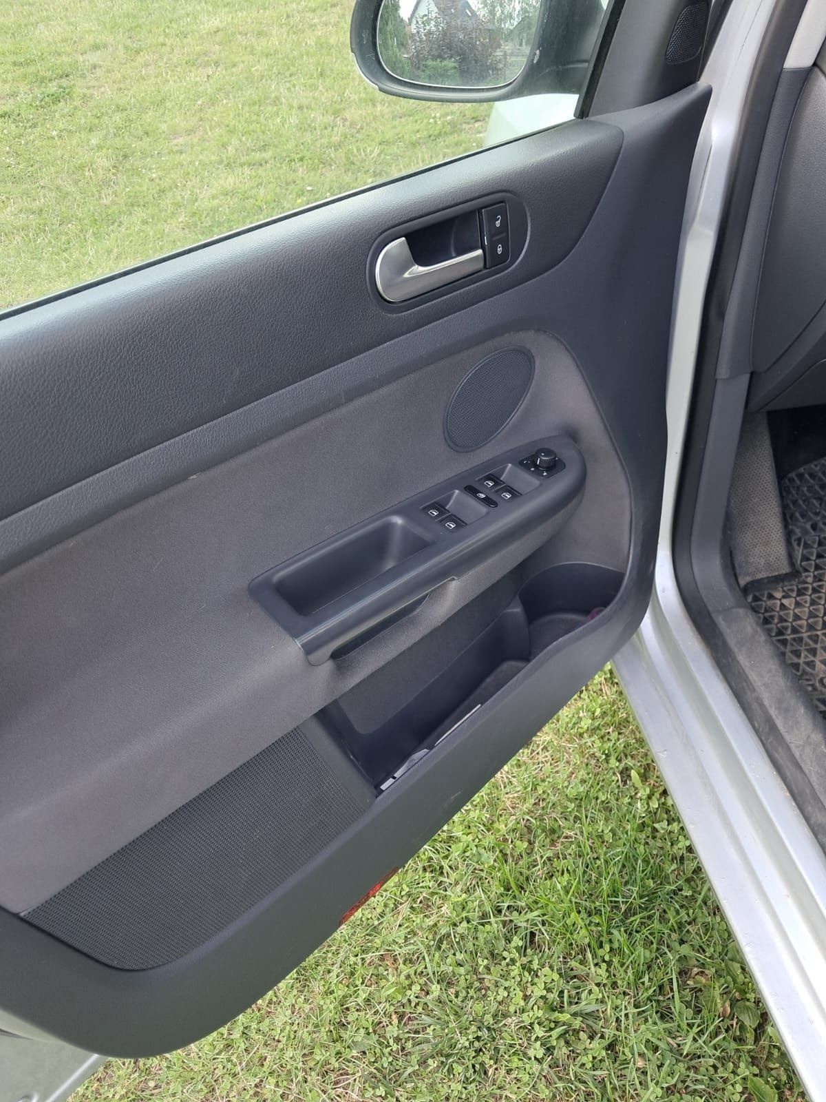 Sprzedam VW Golf Plus – 2008, 1.9 TDI, Automat

Sprzedam VW Golf Plus