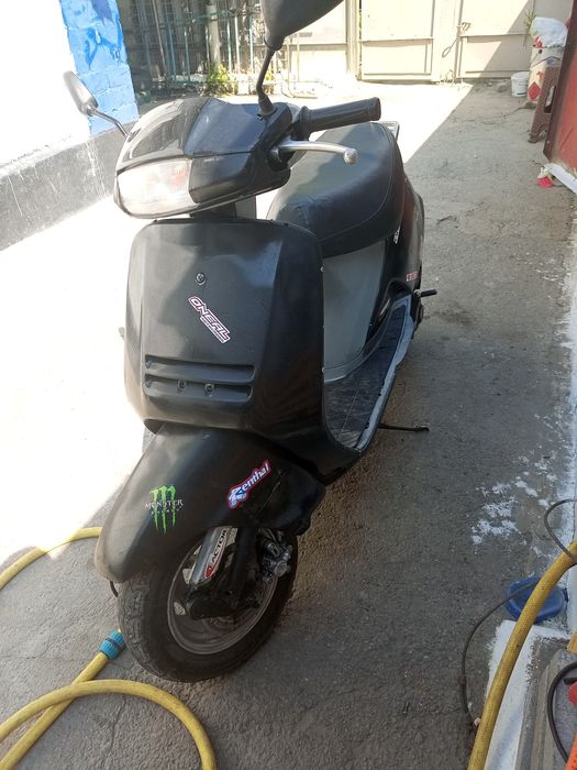 Продам скутер Хонда леад аф20  90кб.