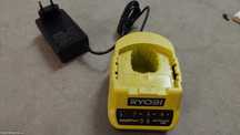 Carregador Ryobi de 18v (novo)