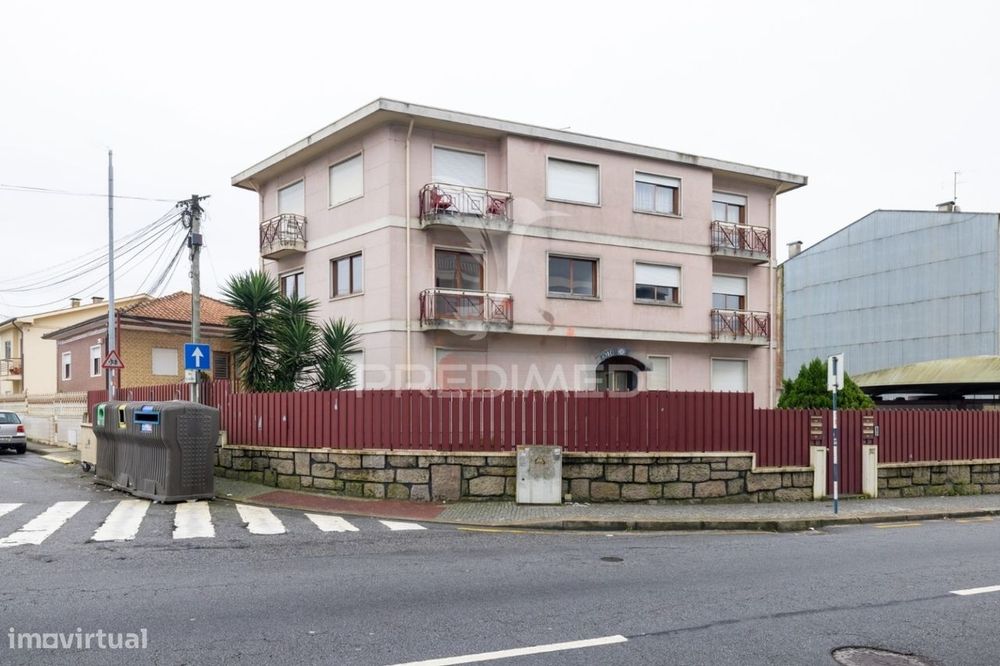 Apartamento T1+1 com GARAGEM / ARMAZÉM - GONDOMAR