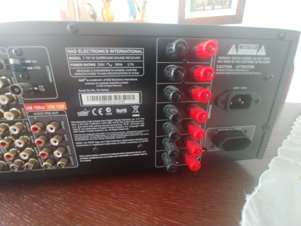 Amplituner NAD T-757 V2