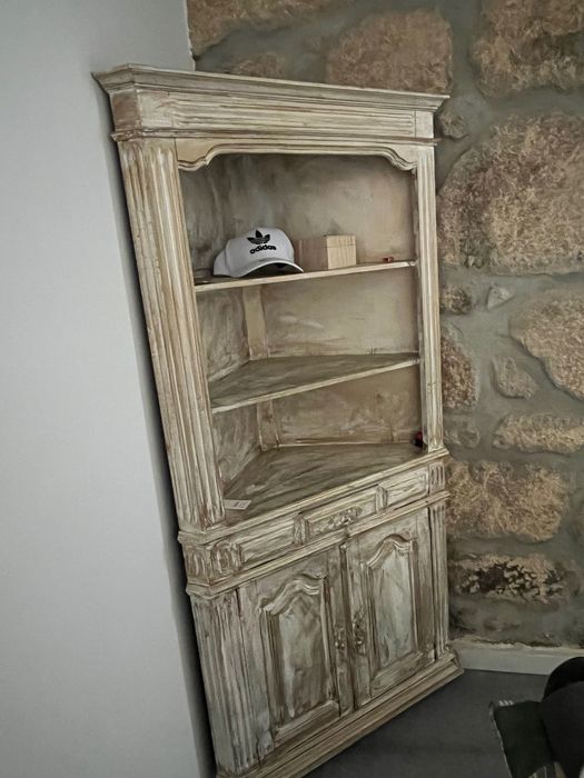Movel de canto restaurado