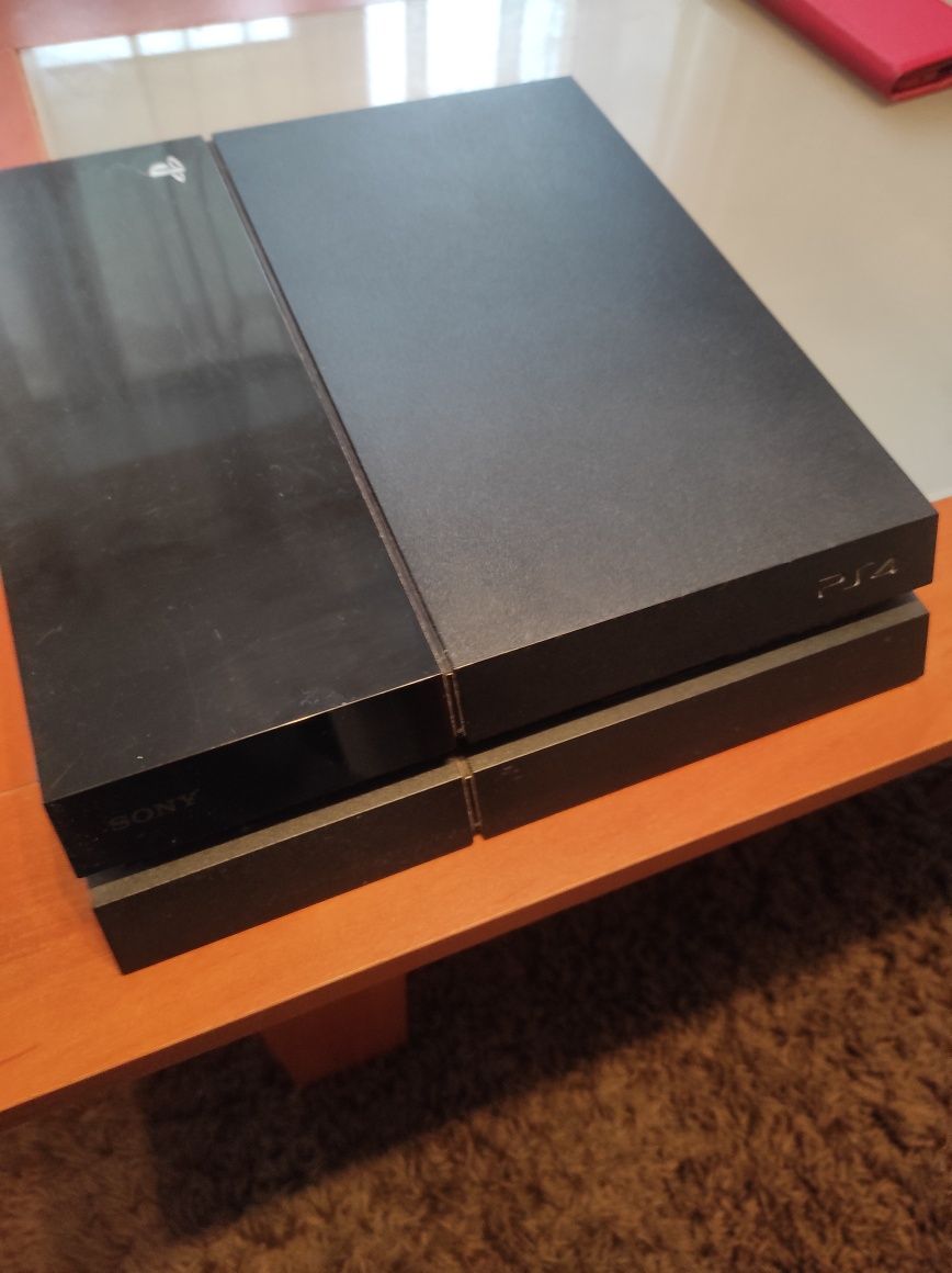 PlayStation 4 500Gb, Kinect, 2 pady, 7 gier