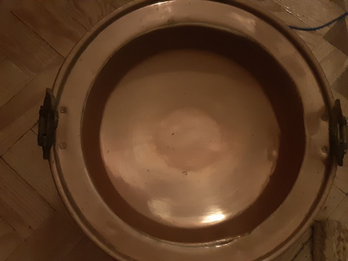 Braseira em cobre com pega trabalhada