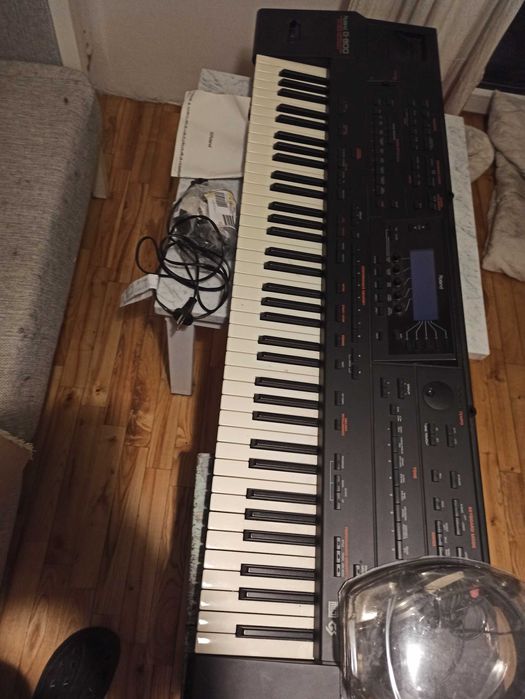 Organy Roland G-800 + głośniki estradowe że wzmacniaczem