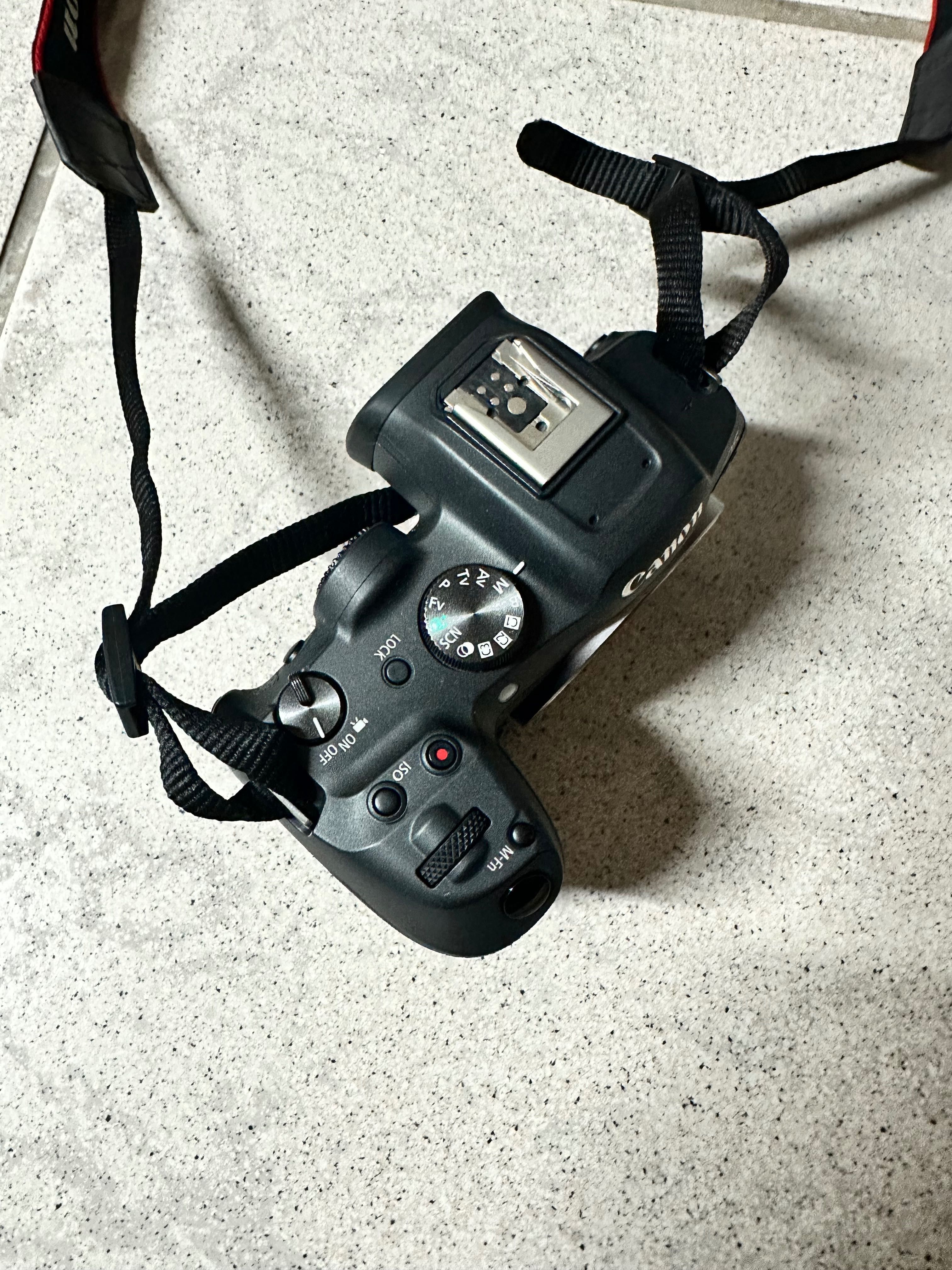 Canon EOS R7 (corpo), 1bateria e carregador