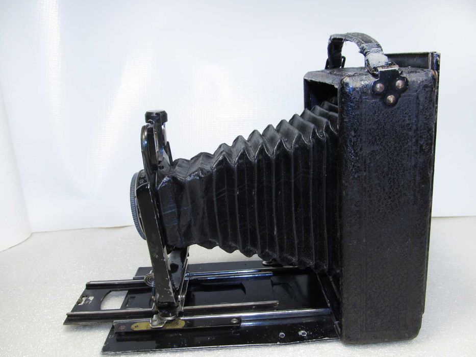 Старинный фотоаппарат Contessa Nettel. 9х12.