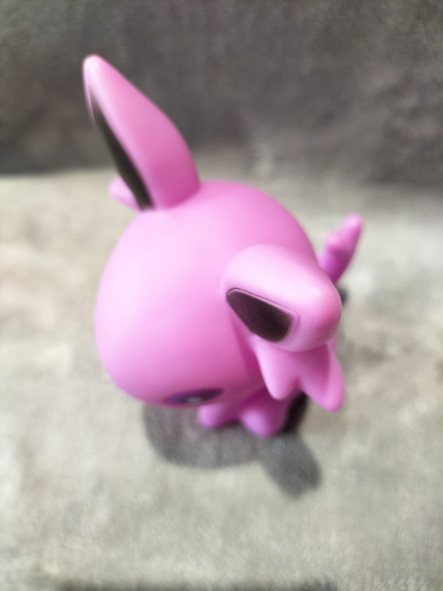 Mała urocza fioletpwa  lampka Pokemon Eevee