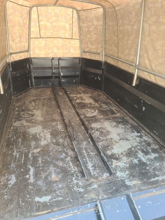 Reboque multifuncional.