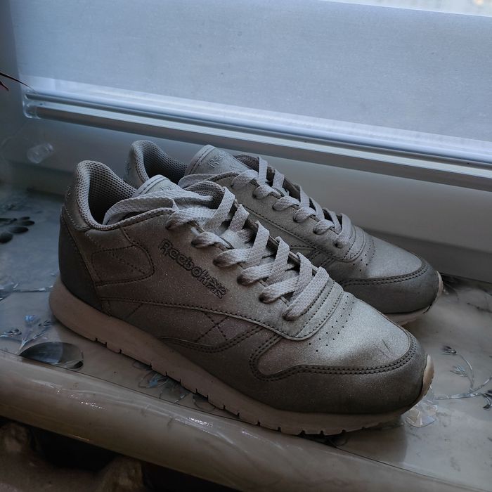 Reebok 37 розмір срібні