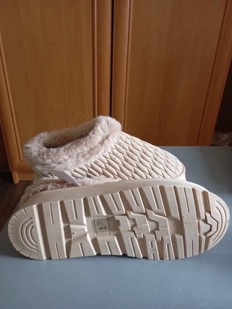 Уггі короткі жіночі сабо р.40-41