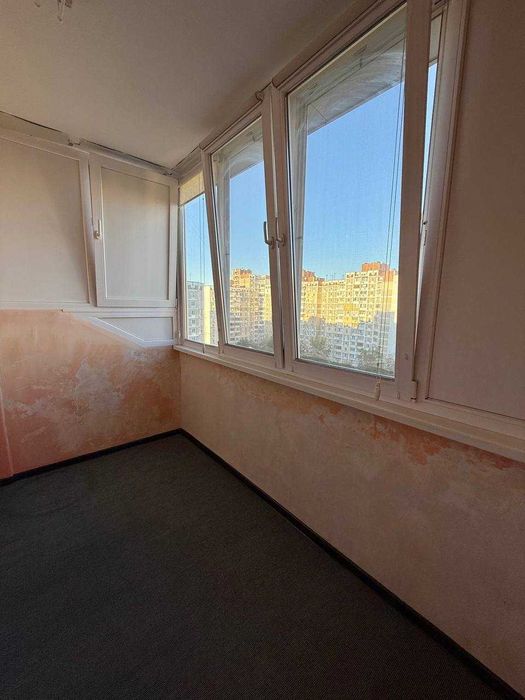 3 кім квартира з ремонтом, метро Харківська, вул. Ревуцького 18А