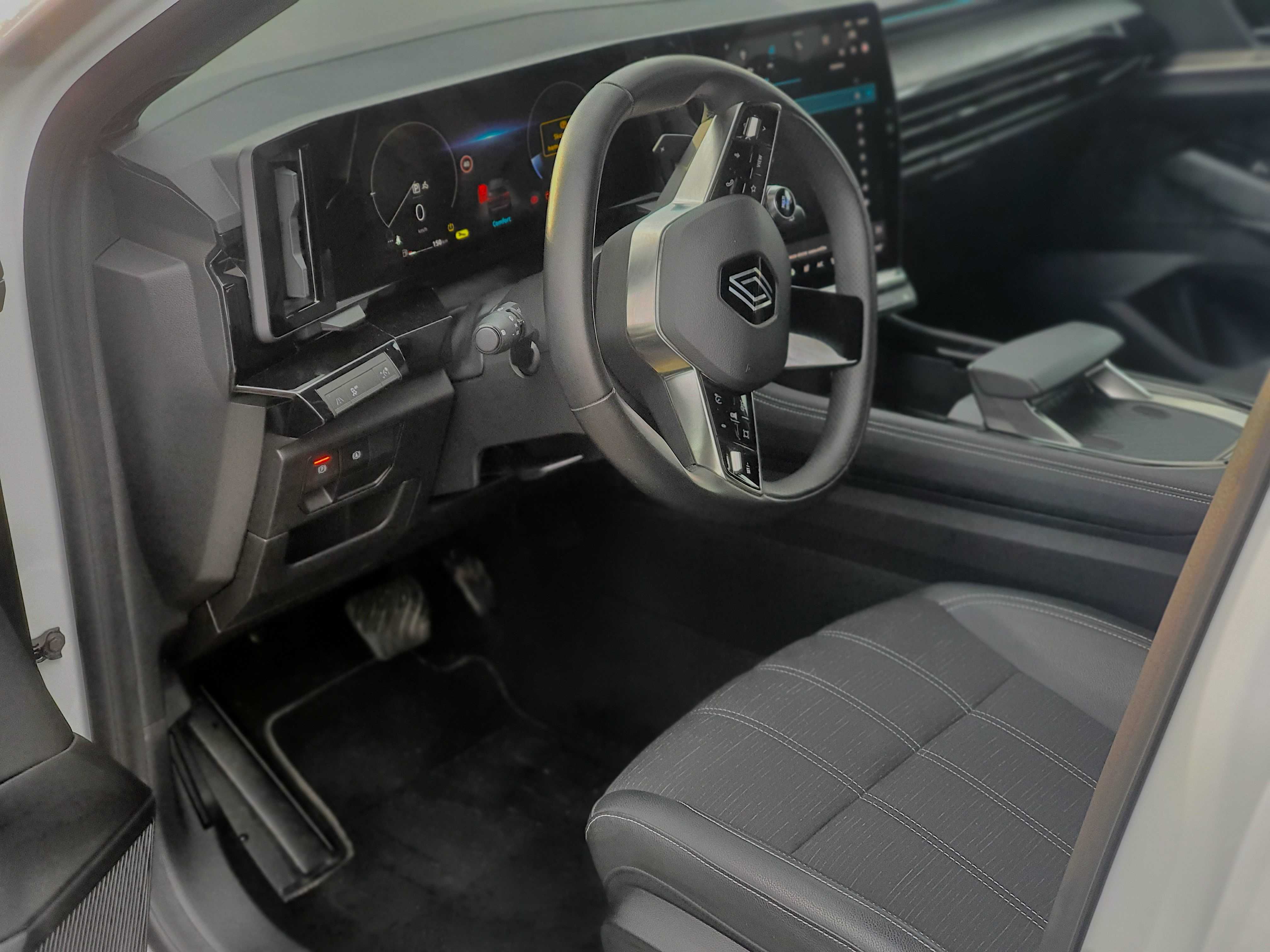 Wypożyczalnia Samochodów Łódź Renault Austral Nowy SUV  500km limit