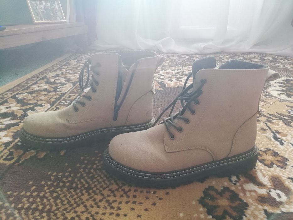 Черевики  жіночі.