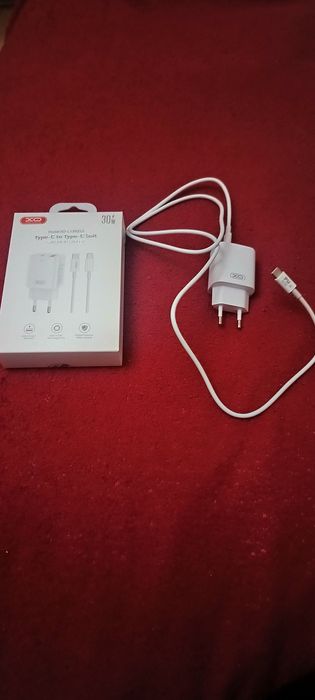 Продам нову зарядку працює без проблем