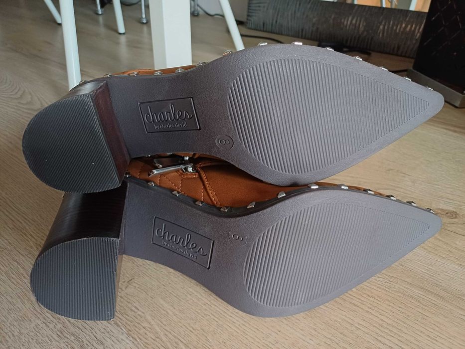 buty  na obcasie słupek