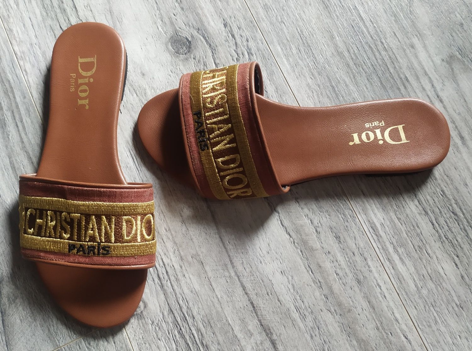 Klapki Dior/brązowe