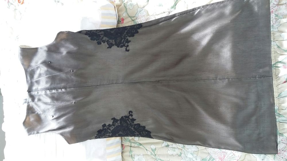 Платье шелковое нарядное