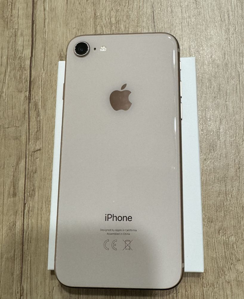 Iphone 8 - zloty / gold 64gb