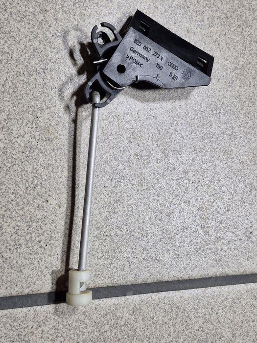 Mechanizm otwierania klapki wlewu paliwa audi a2